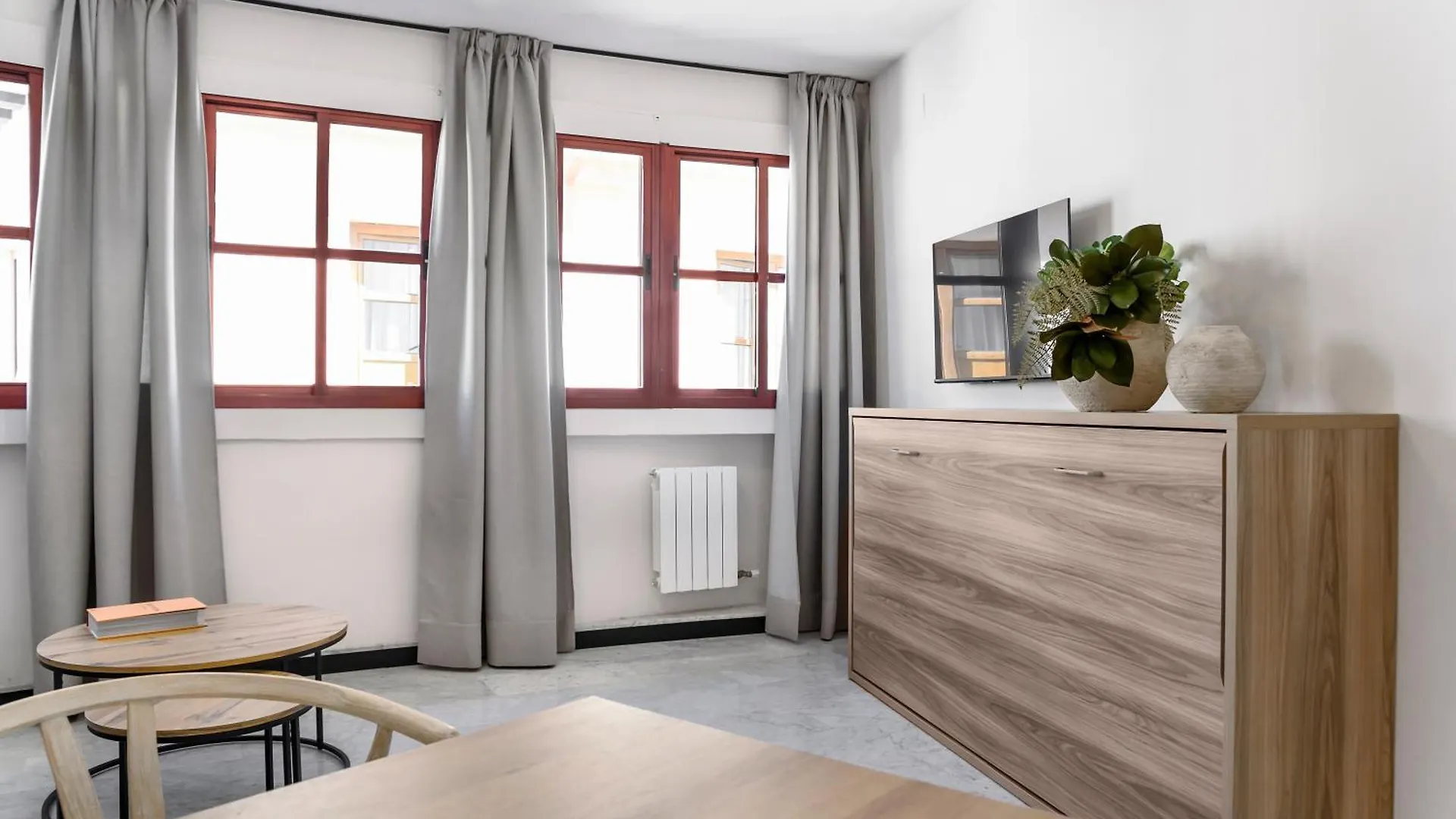 Apartamentos Turísticos Los Girasoles II Granada